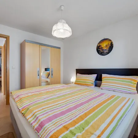 Сasa de vacaciones A Modern 4 Person Holiday With Sole Occupancy With Mit All Inclusiv Card *